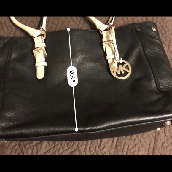 MK Purse - Picture 6 of 8